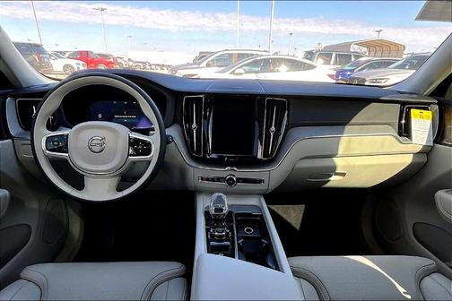 2025 Volvo XC60 B5 Ultra