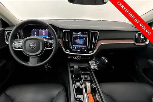 2024 Volvo S60 B5 Plus Dark Theme