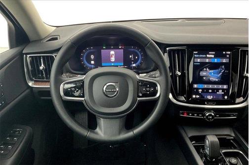 2024 Volvo S60 B5 Plus Dark Theme