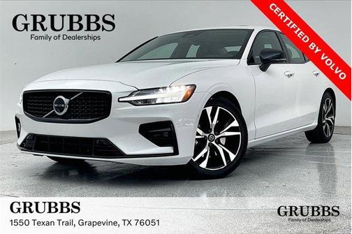 2024 Volvo S60 B5 Plus Dark Theme