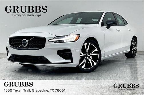 2024 Volvo S60 B5 Plus Dark Theme