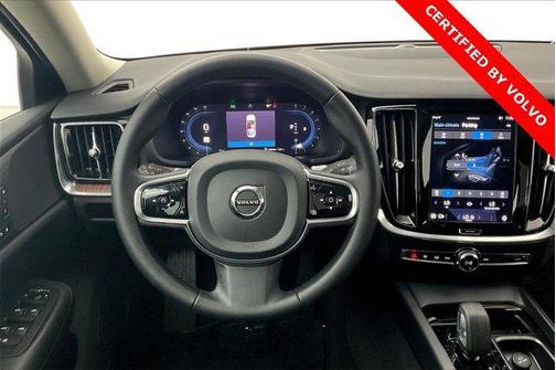 2024 Volvo S60 B5 Plus Dark Theme