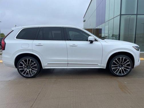 2025 Volvo XC90 B6 Plus 6 Passenger