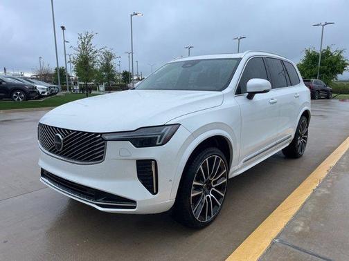 2025 Volvo XC90 B6 Plus 6 Passenger