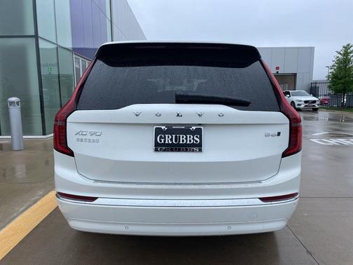 2025 Volvo XC90 B6 Plus 6-Seater