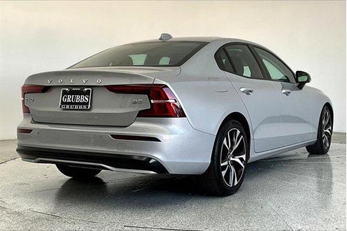 2025 Volvo S60 B5 Core
