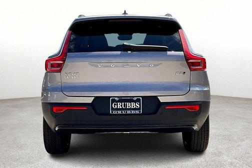 2026 Volvo XC40 B5 Ultra