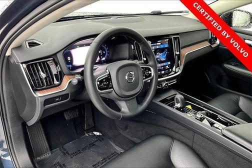 2024 Volvo S60 B5 Plus Dark Theme