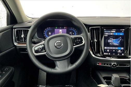 2024 Volvo S60 B5 Plus Dark Theme