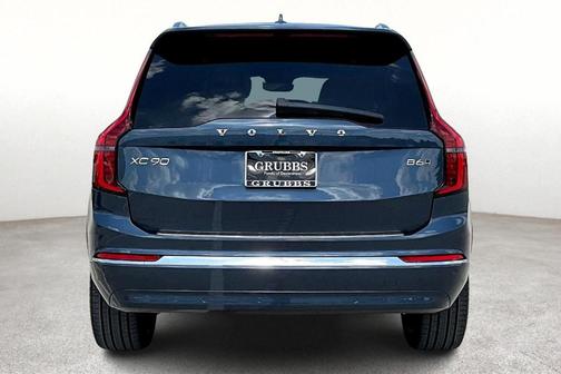 2025 Volvo XC90 B6 Plus 7-Seater