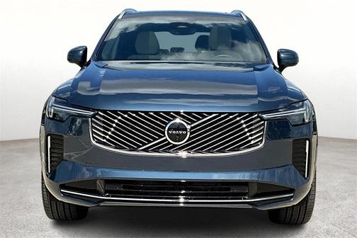 2025 Volvo XC90 B6 Plus 7-Seater