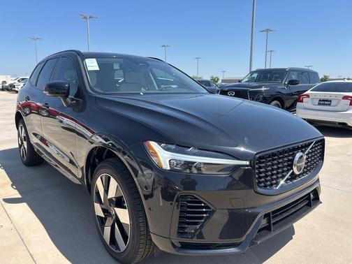 2025 Volvo XC60 Plug-In Hybrid T8 Plus