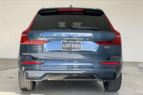 2026 Volvo XC60 B5 Ultra