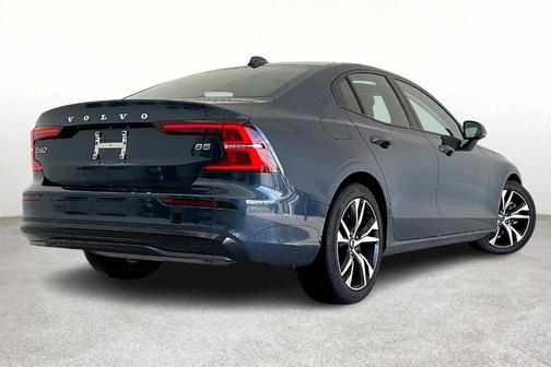 2025 Volvo S60 B5 Plus
