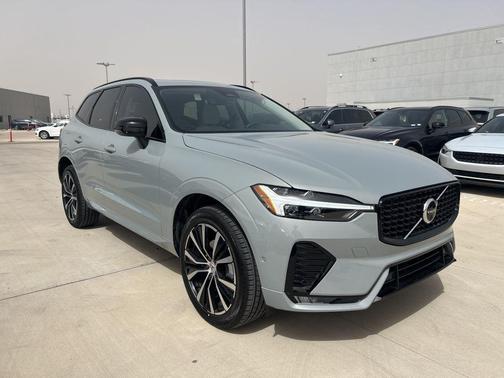 2025 Volvo XC60 B5 Plus