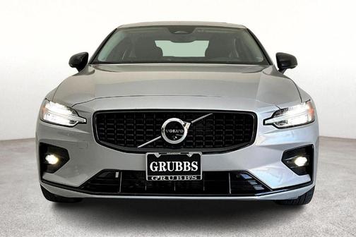 2024 Volvo S60 B5 Plus Dark Theme