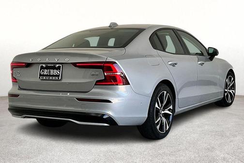 2024 Volvo S60 B5 Plus Dark Theme