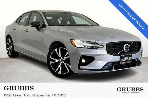 2024 Volvo S60 B5 Plus Dark Theme