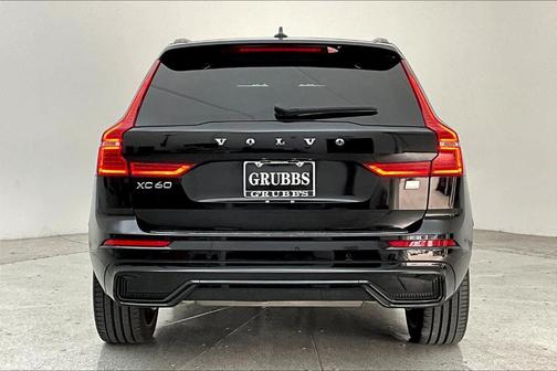 2022 Volvo XC60 Recharge Plug-In Hybrid T8 R-Design