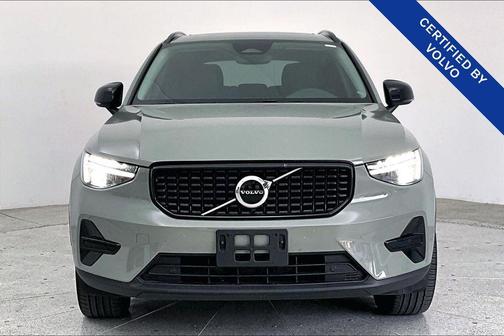 2024 Volvo XC40 B5 Core
