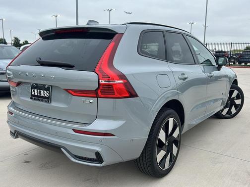 2025 Volvo XC60 Plug-In Hybrid T8 Plus
