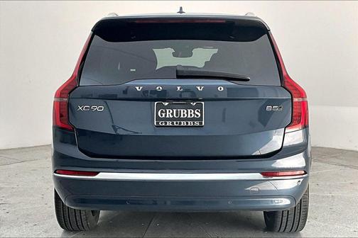 2025 Volvo XC90 B5 Plus