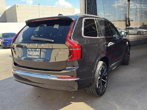 2025 Volvo XC90 B6 Plus 7-Seater