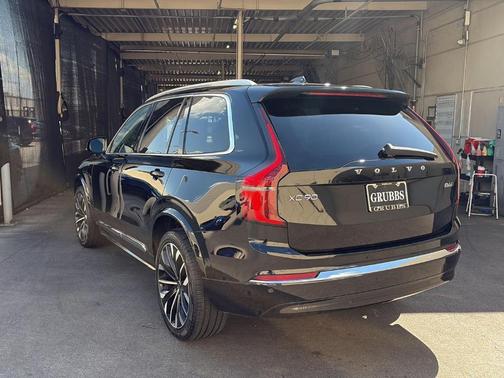 2025 Volvo XC90 B6 Plus 7-Seater