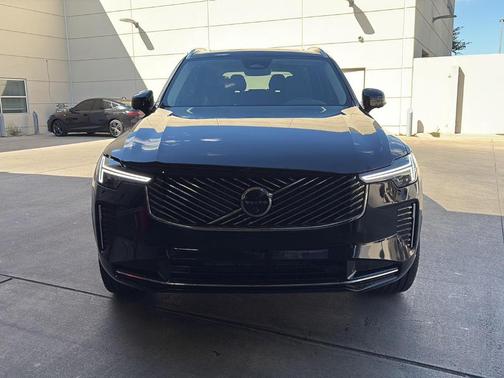 2025 Volvo XC90 B6 Plus 7-Seater