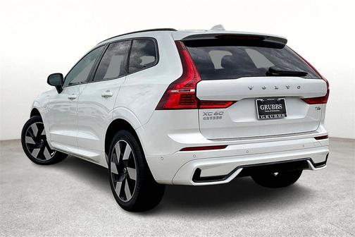 2025 Volvo XC60 Plug-In Hybrid T8 Plus