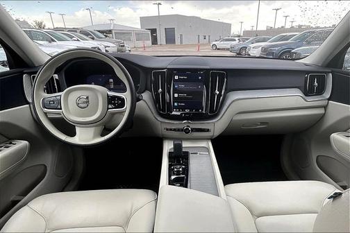 2025 Volvo XC60 Plug-In Hybrid T8 Plus