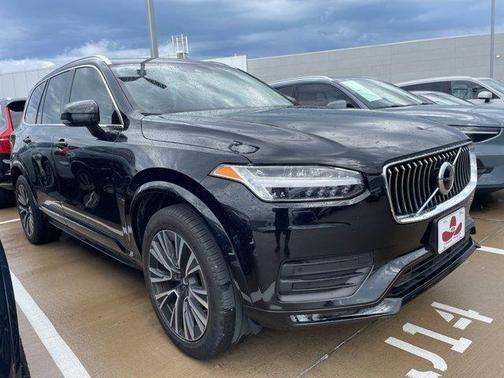 2022 Volvo XC90 T6 Momentum 7 Passenger