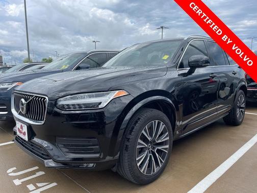 2022 Volvo XC90 T6 Momentum 7 Passenger