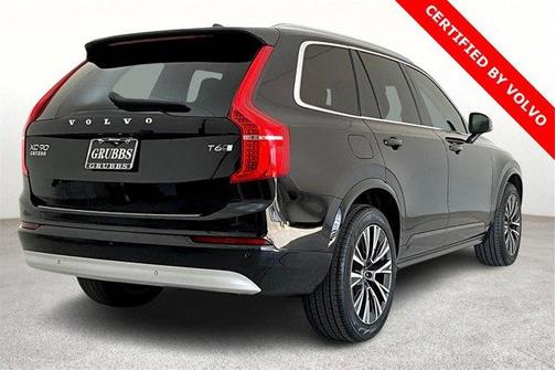 2022 Volvo XC90 T6 Momentum 7 Passenger