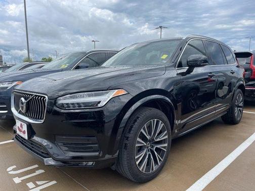 2022 Volvo XC90 T6 Momentum 7 Passenger