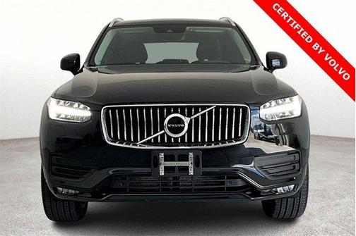 2022 Volvo XC90 T6 Momentum 7 Passenger