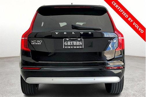 2022 Volvo XC90 T6 Momentum 7 Passenger