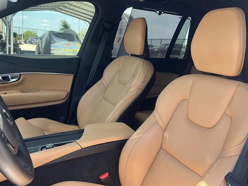 2024 Volvo XC90 Recharge Plug-In Hybrid T8 Ultimate Bright Theme 7-Seater