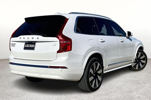 2024 Volvo XC90 Recharge Plug-In Hybrid T8 Ultimate Bright Theme 7-Seater
