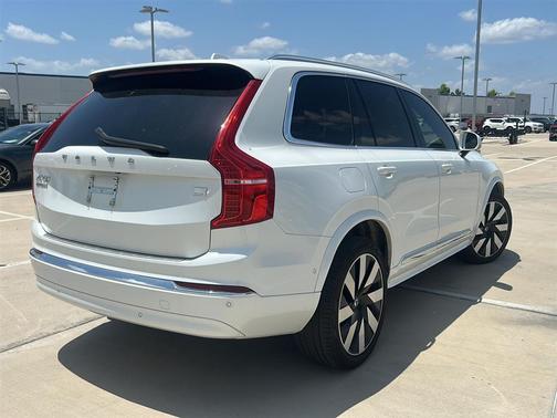 2024 Volvo XC90 Recharge Plug-In Hybrid T8 Ultimate Bright Theme 7-Seater