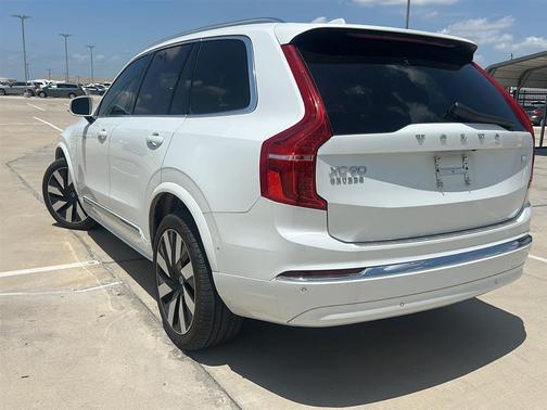 2024 Volvo XC90 Recharge Plug-In Hybrid T8 Ultimate Bright Theme 7-Seater