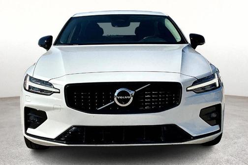 2024 Volvo S60 B5 Plus Dark Theme