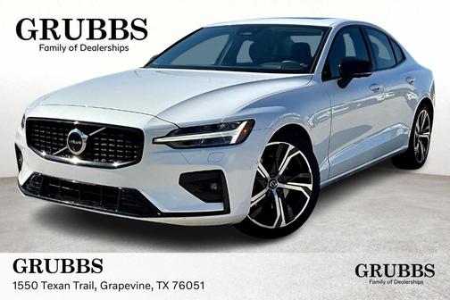 2024 Volvo S60 B5 Plus Dark Theme