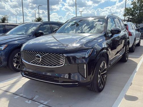 2025 Volvo XC90 B6 Plus 7-Seater