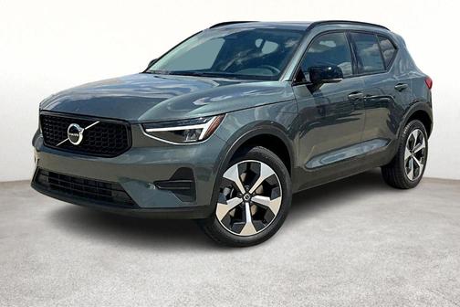 2026 Volvo XC40 B5 Core