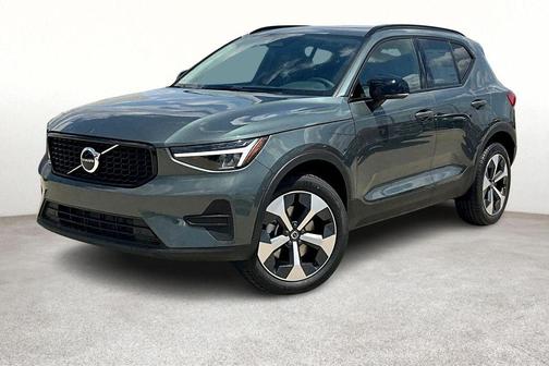 2026 Volvo XC40 B5 Core