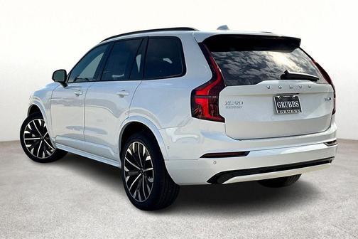 2026 Volvo XC90 B6 Ultra Dark Theme 6-Seater