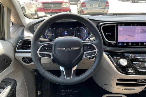 2024 Chrysler Pacifica Hybrid Select