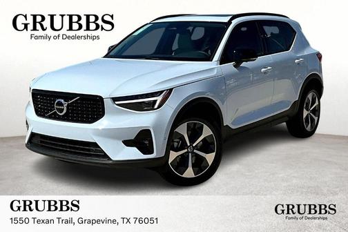 2026 Volvo XC40 B5 Plus