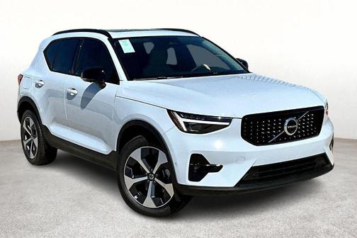 2026 Volvo XC40 B5 Plus